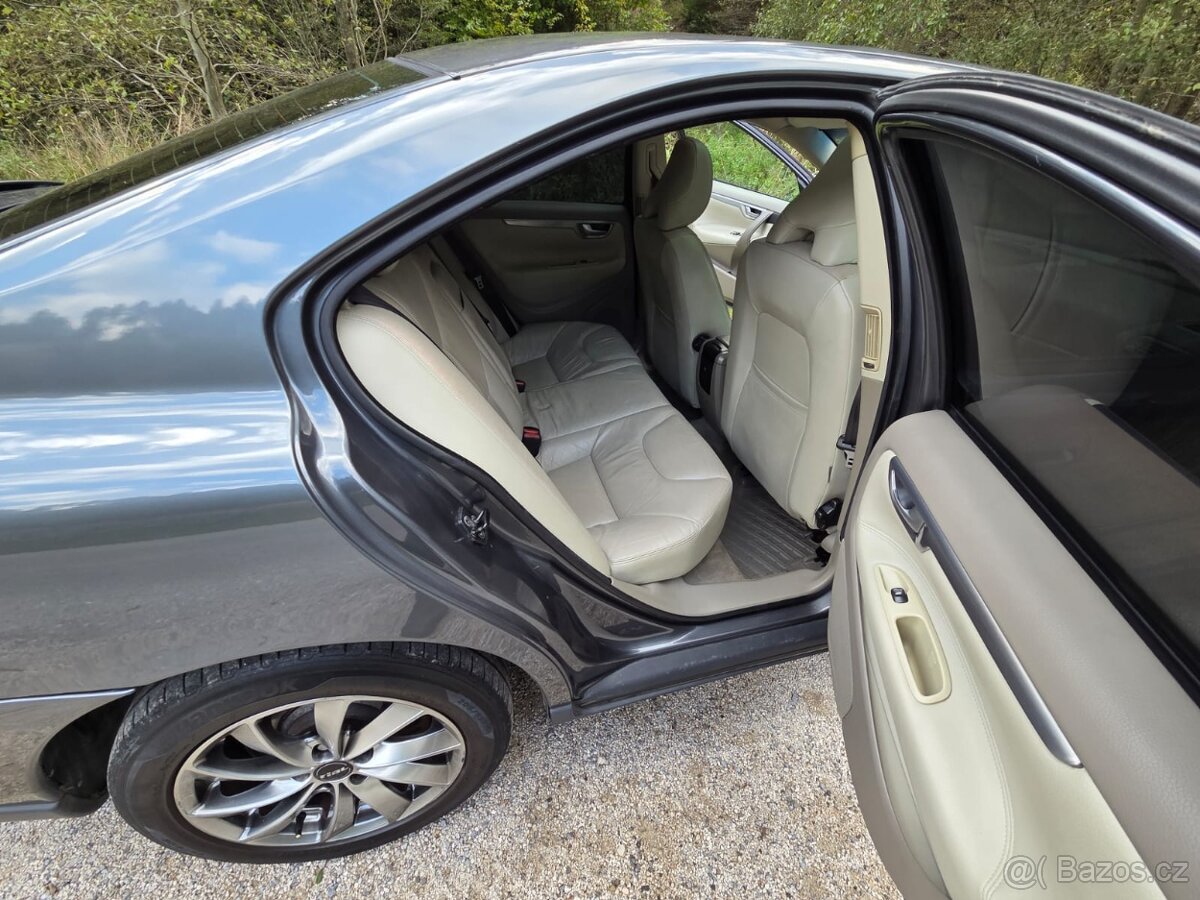 Volvo S60 2.4 D5 Geartronic - 19