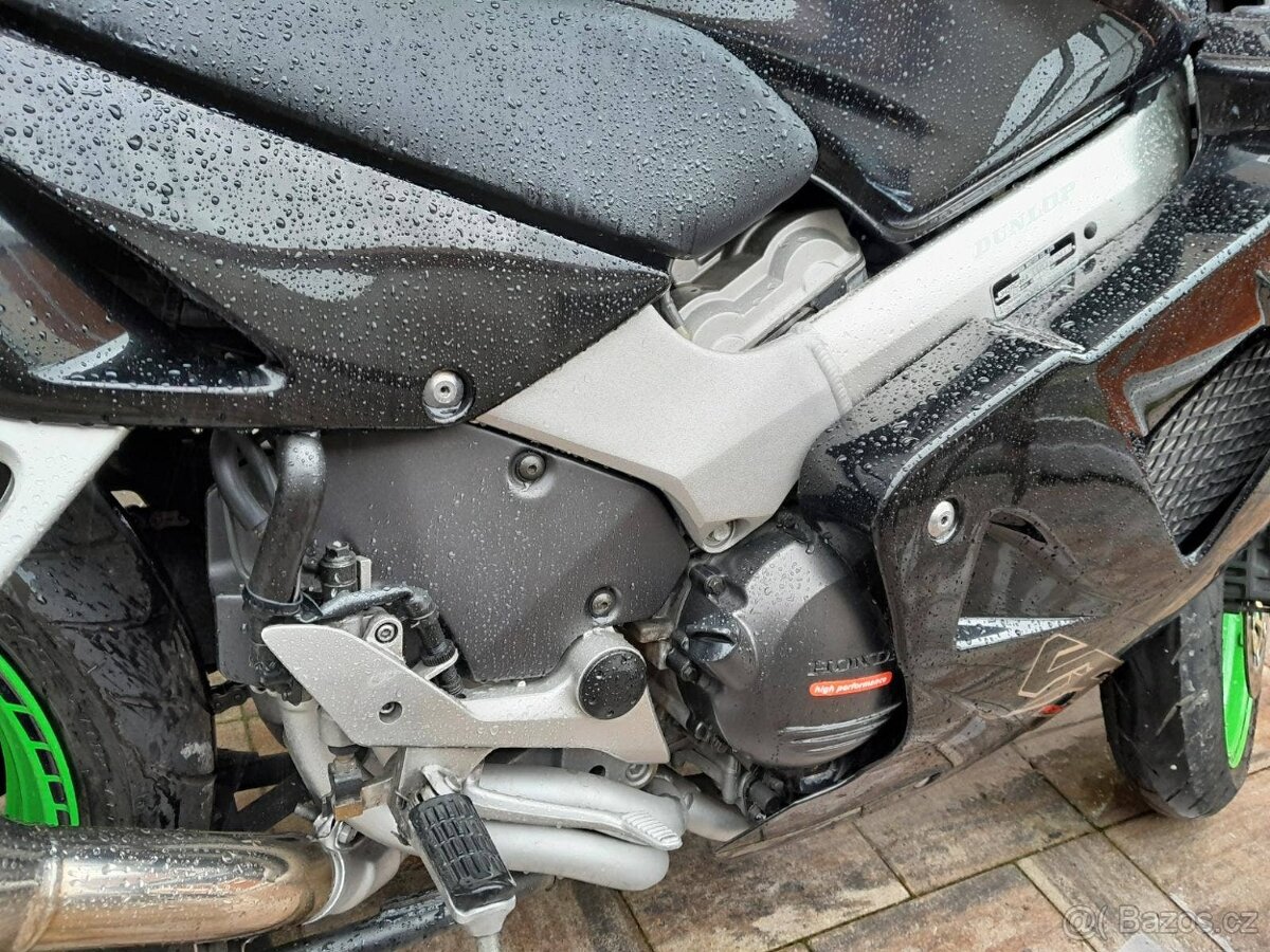 Honda VFR 800 FI, výborný stav, po velkém servisu, SLEVA - 19