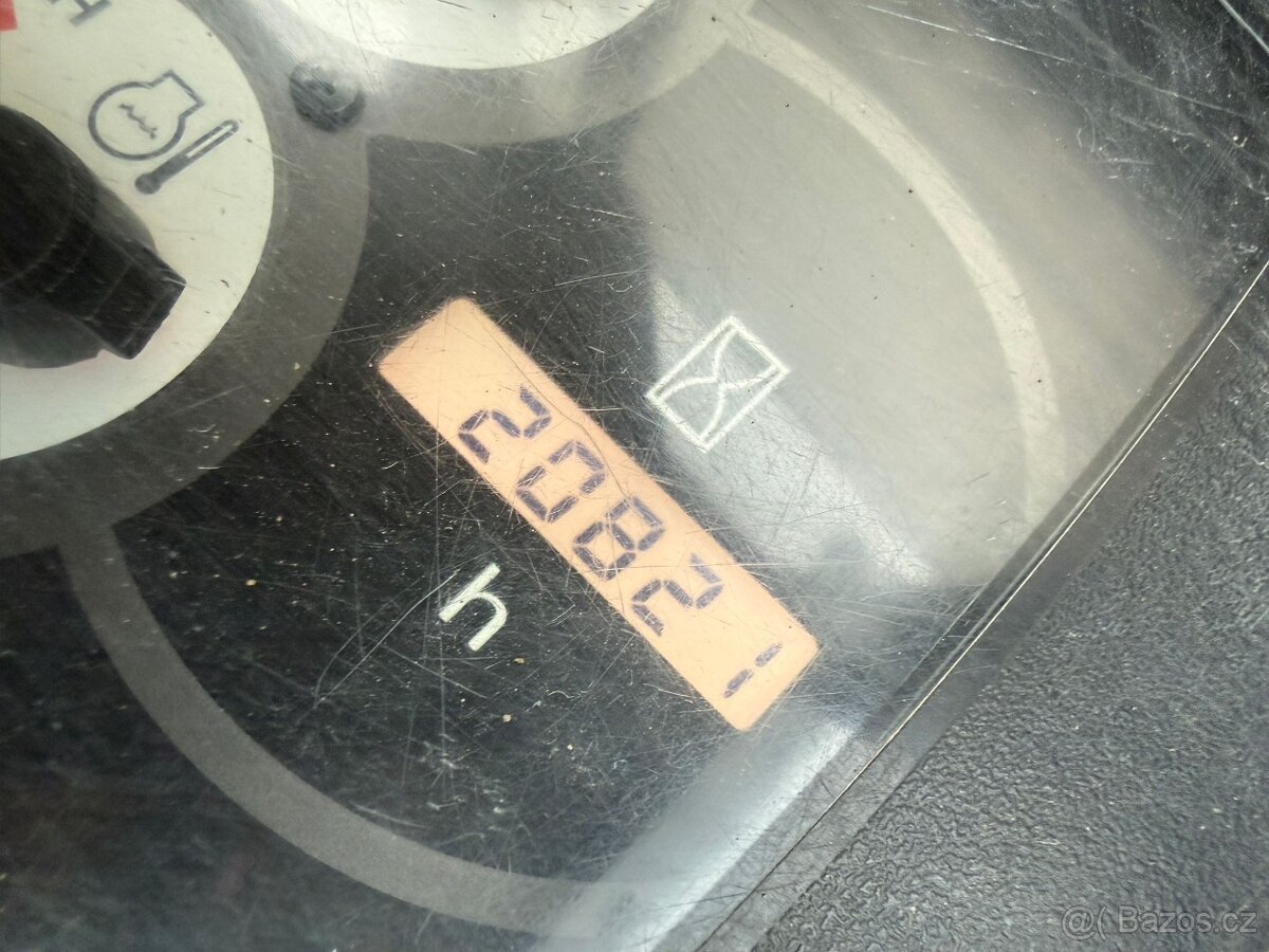 Komatsu PC26MR-3 - 19