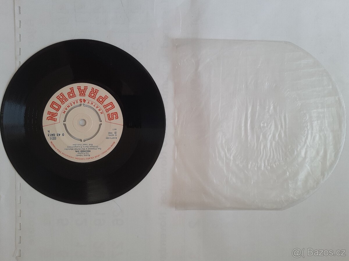 Prodám 35 ks vinylových singlů SP - 19