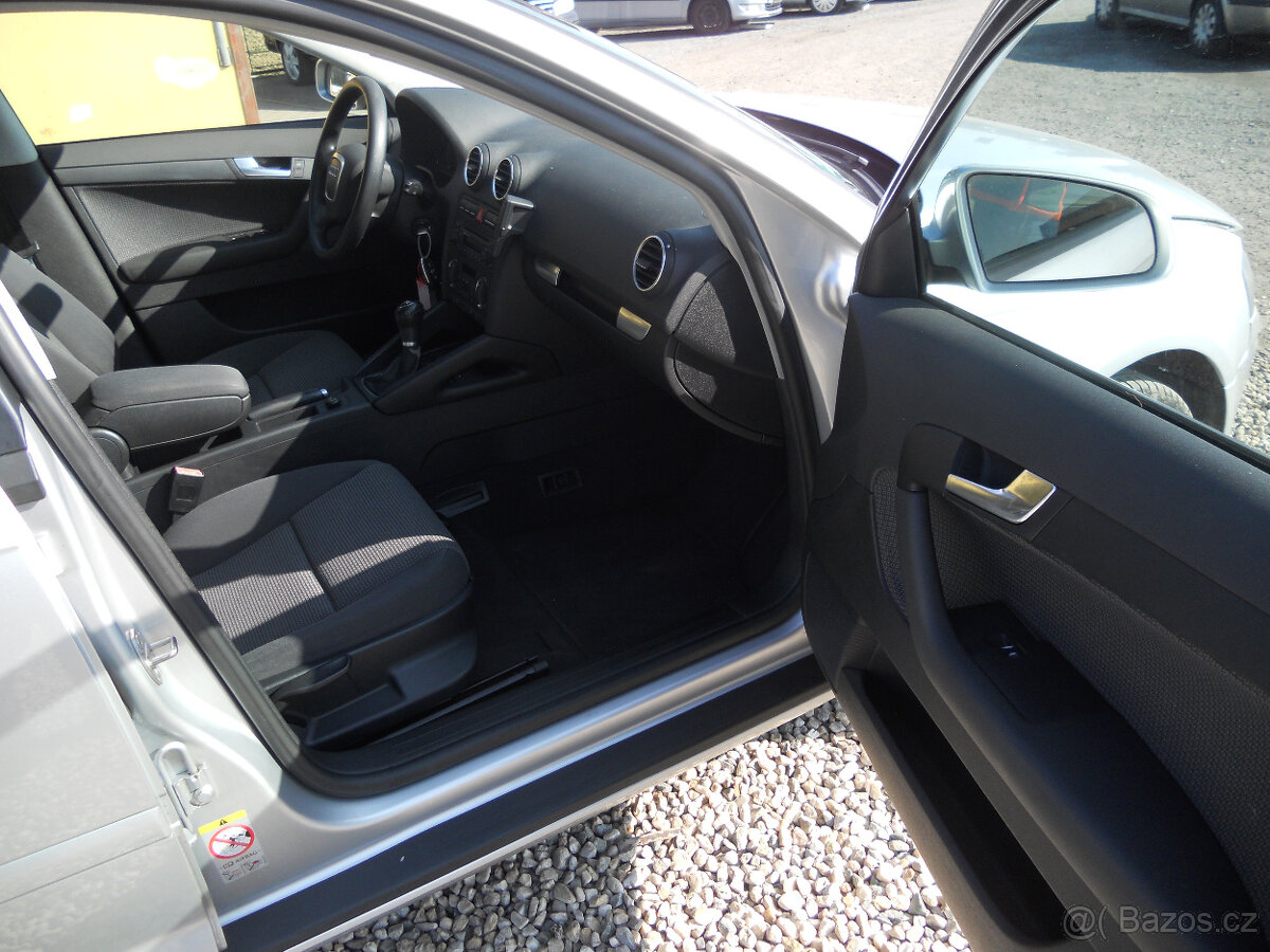 Audi A3 1.6i 75Kw Sportback - 19