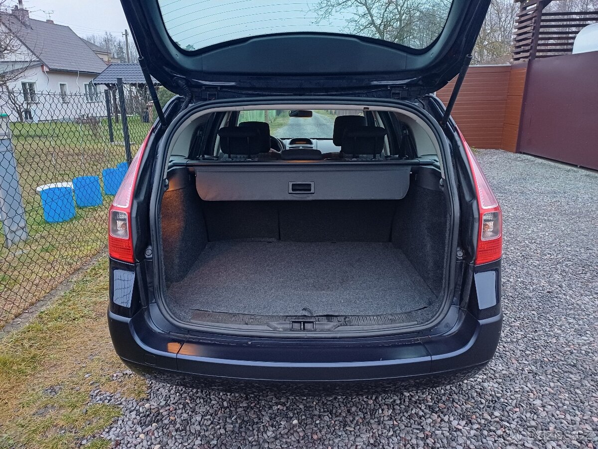 1. MAJITEL...Renault Megane 1.6 16V rok 2009 - 19