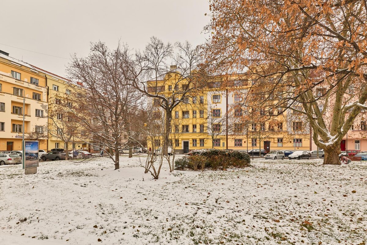 Prodej prostorného bytu 3+1 s lodžií u centra Pardubic - 19