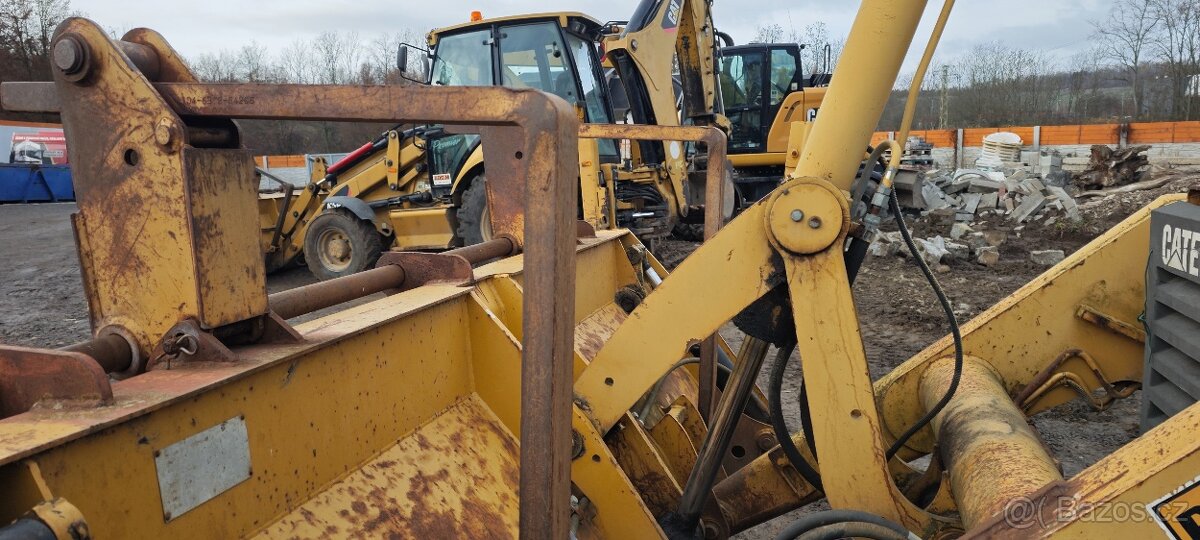 Traktor.- bagr Caterpillar 428B - 19