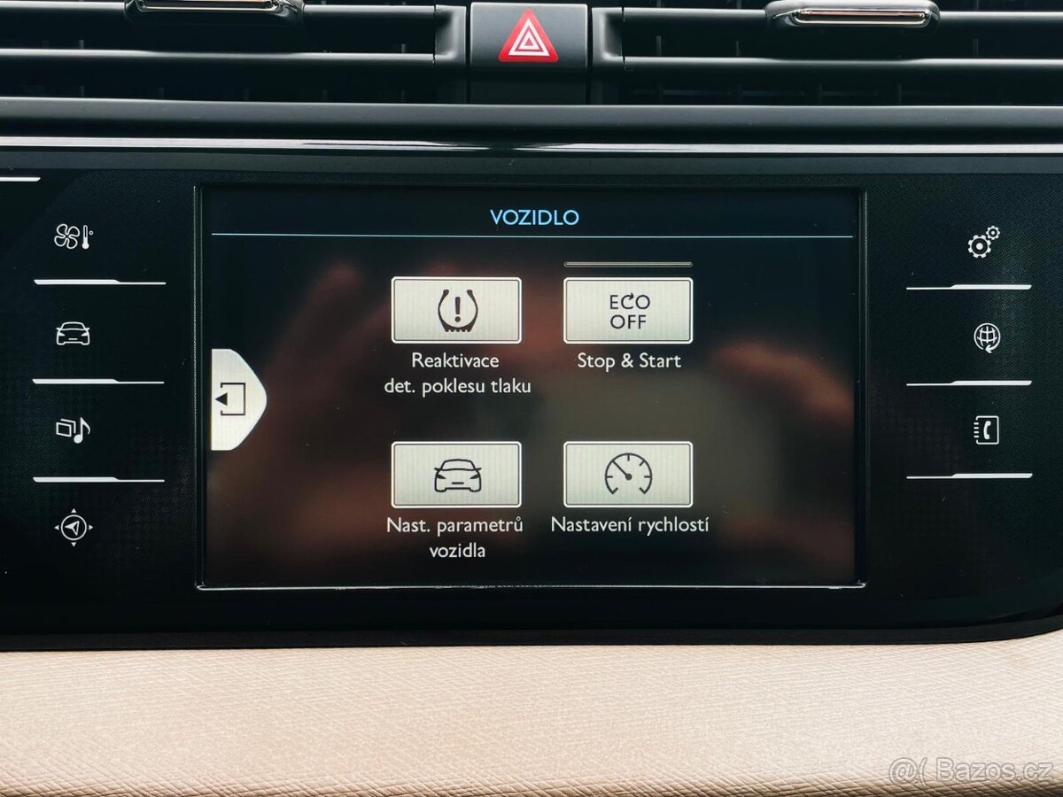 Citroën Grand C4 Picasso 2.0HDi AUT NAVIG LED 7 MÍST KAMERA - 19