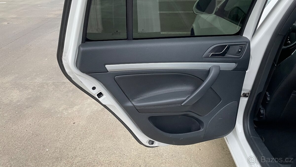 ŠKODA OCTAVIA 2.0TDi RS 125kW WEBASTO - 19