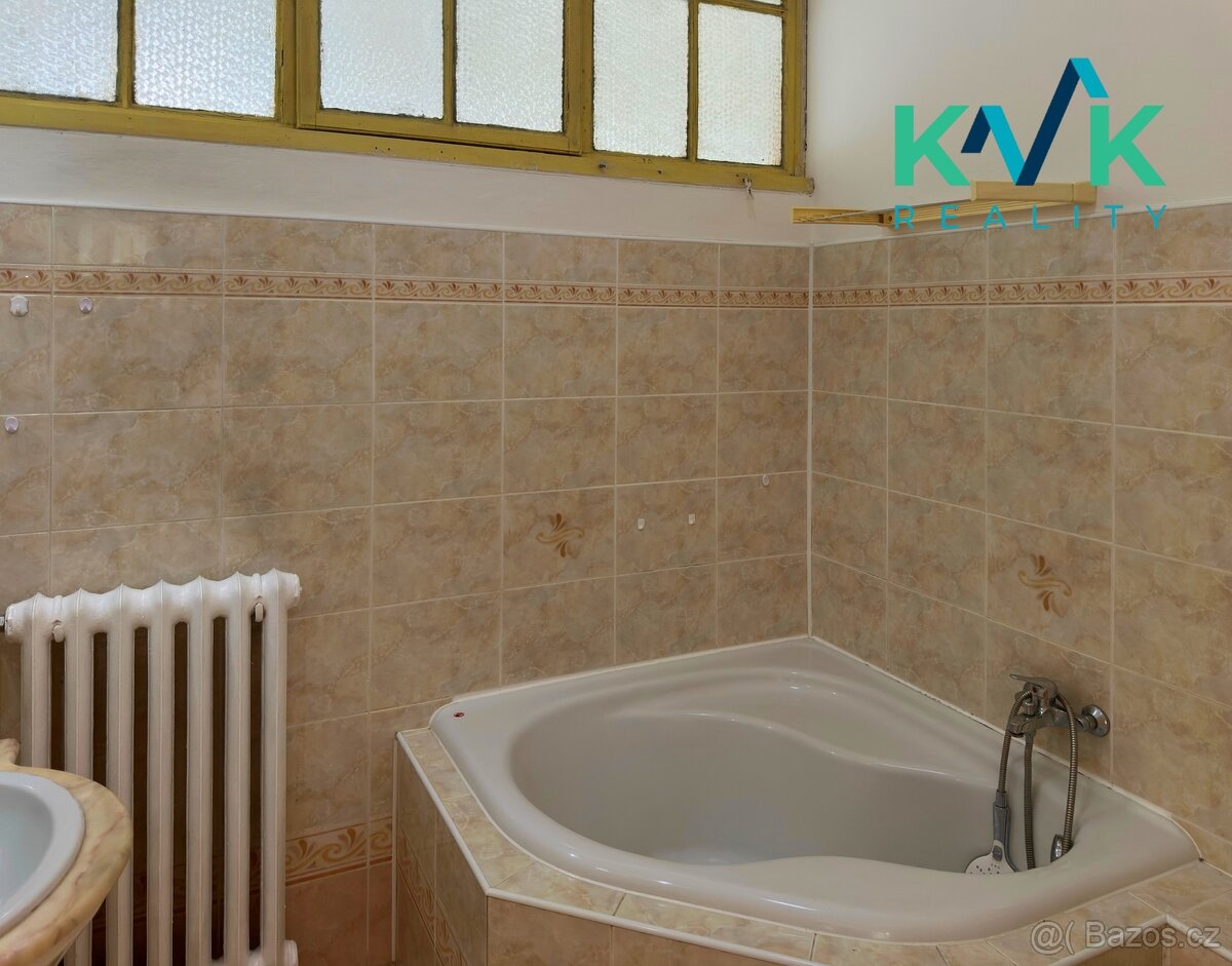 Prodej bytu v dispozici 4+1, užitná plocha 120m², Centrum Ka - 19