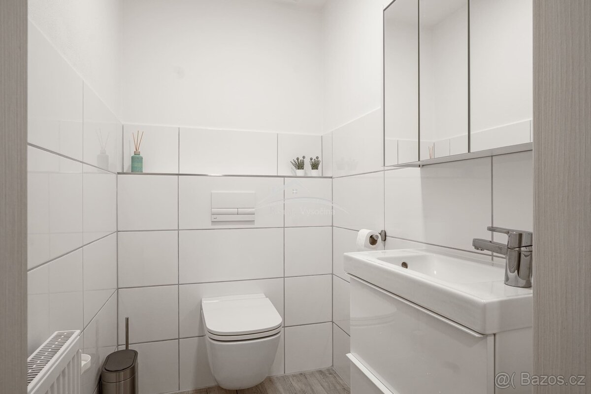 Prodej rodinného domu 6+kk s autodílnou – Šimanov, 9 km od J - 19