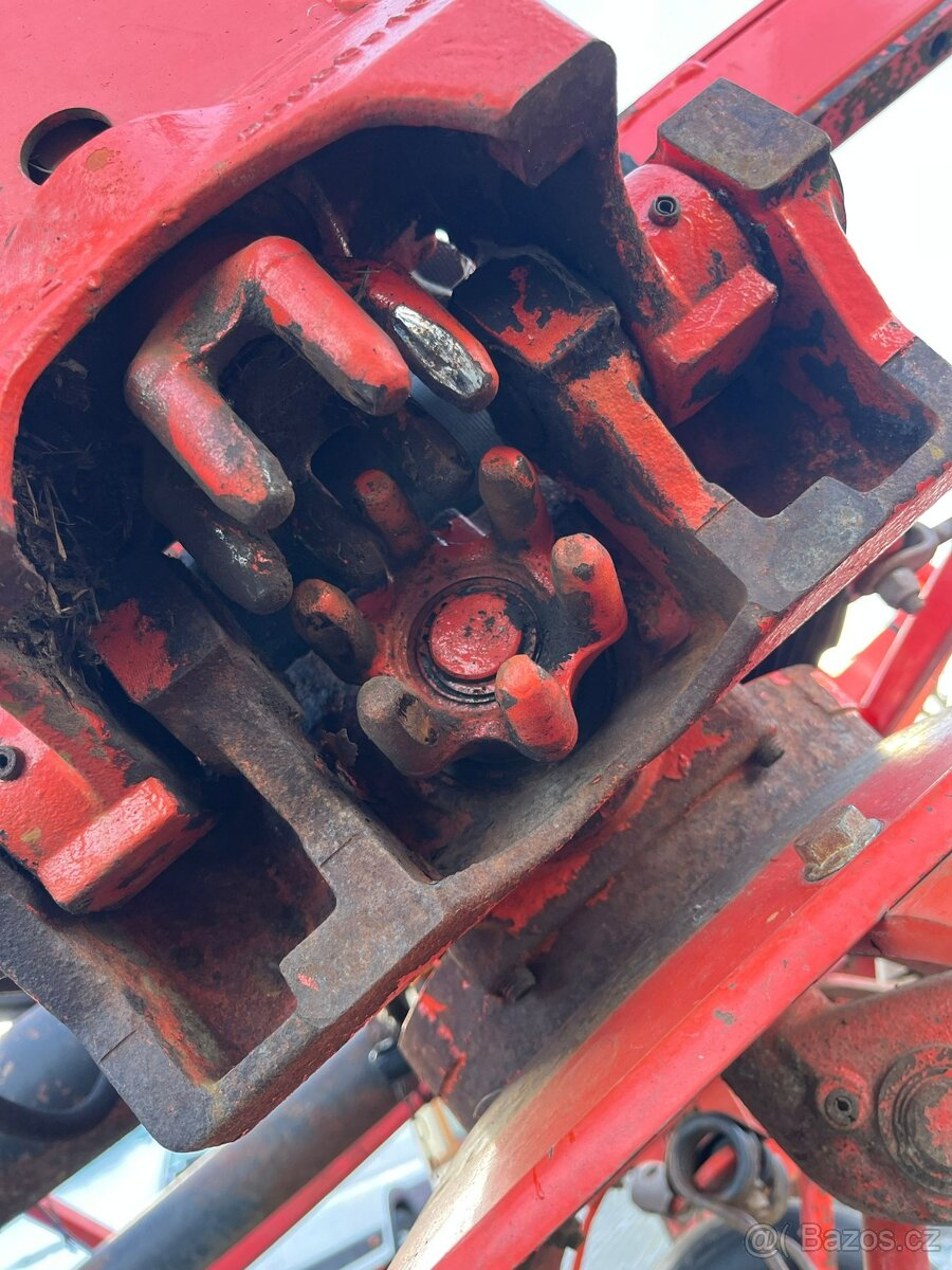 Obraceč sena, píce KÜHN GF 7702 - 19