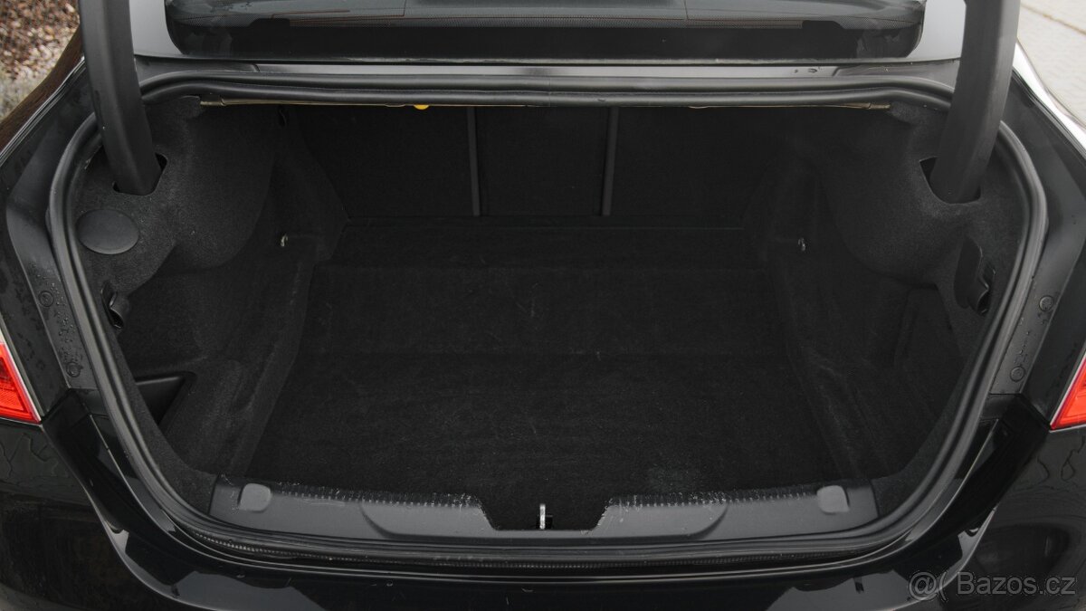 Jaguar XE, 25t 2,0/177kW 1.maj - 19