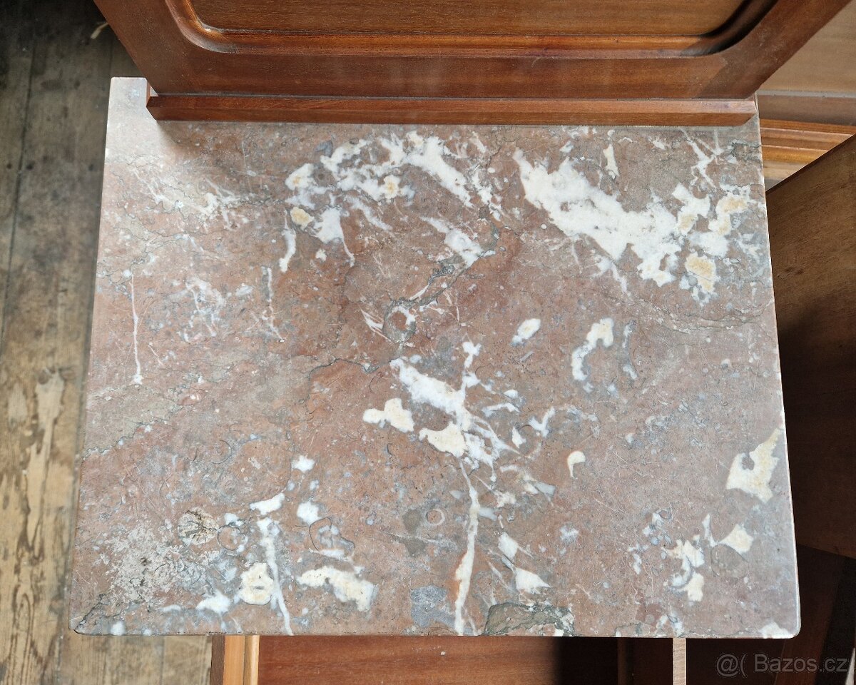 Ložnice po prababičce - 19