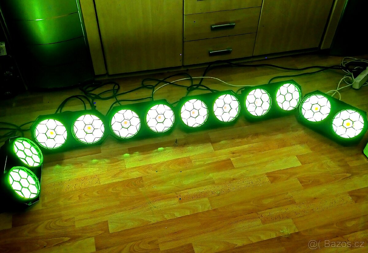 Novinka -Blinder 260 Wat RGBW - 19