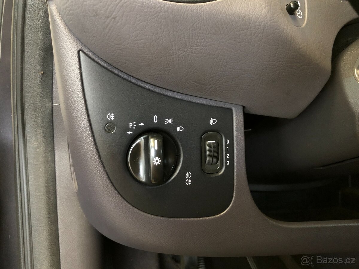 MERCEDES-BENZ A 190I - 19