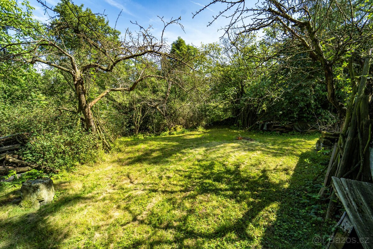 Skalsko, prodej roubenky o zast. pl. 135 m2 na pozemcích 3. - 19