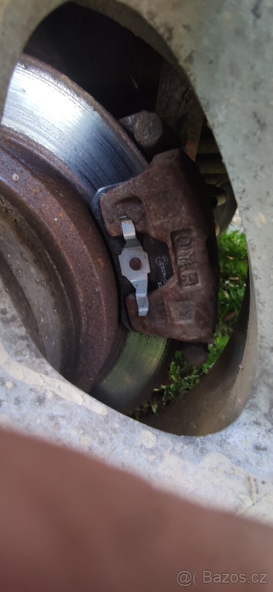 MITSUBISHI Pajero GDI 3,5 v6 benzín automat 353 000 km - 19