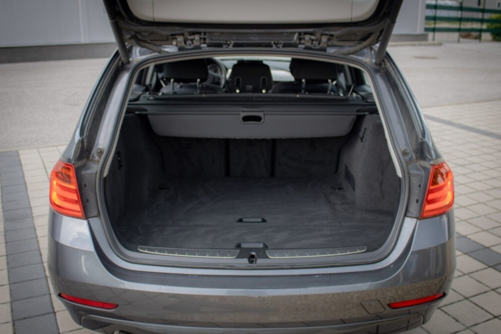 BMW rad 3 Touring 320d AT/8 - 19