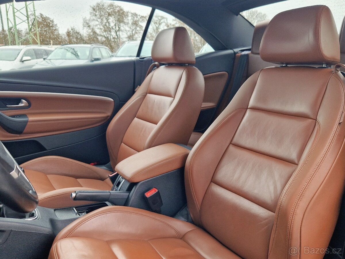 Volkswagen Eos, 1,4i 90kW manual top interiér - 19