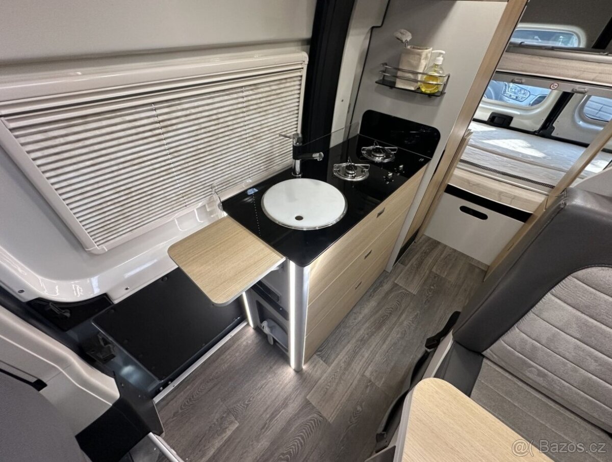 KARMANN-MOBIL DEXTER 581 - TOP STAV - 19