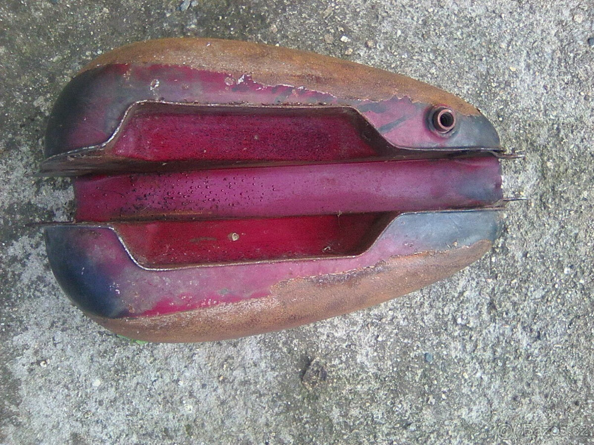 Jawa 350/360 - motor,výfuky s koleny,plechy pod z.blatník... - 19