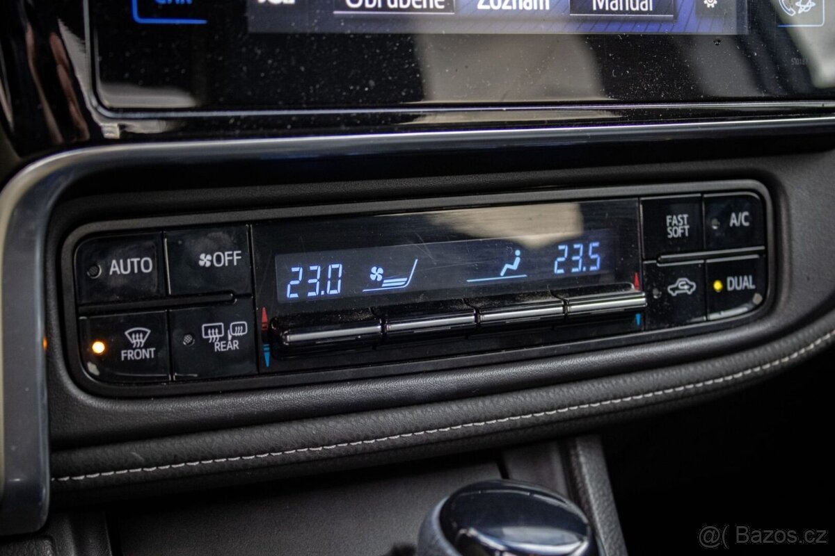 Toyota Corolla sedan 1.6 Ececutive - 19