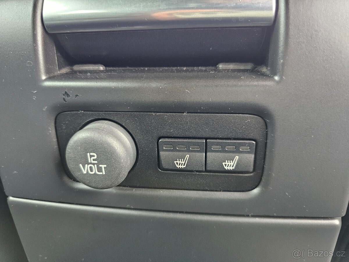 VOLVO XC70 2016 2.0D4 133kW SUMMUM,TEMPOMAT,VÝHŘEVY,SERVISKA - 19