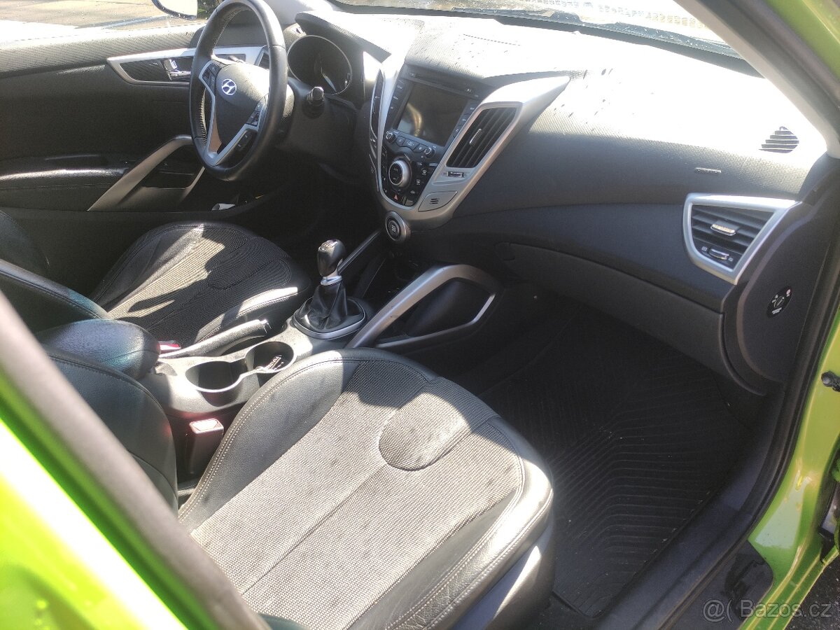 Hyundai Veloster 1.6 103kw benzín - 19