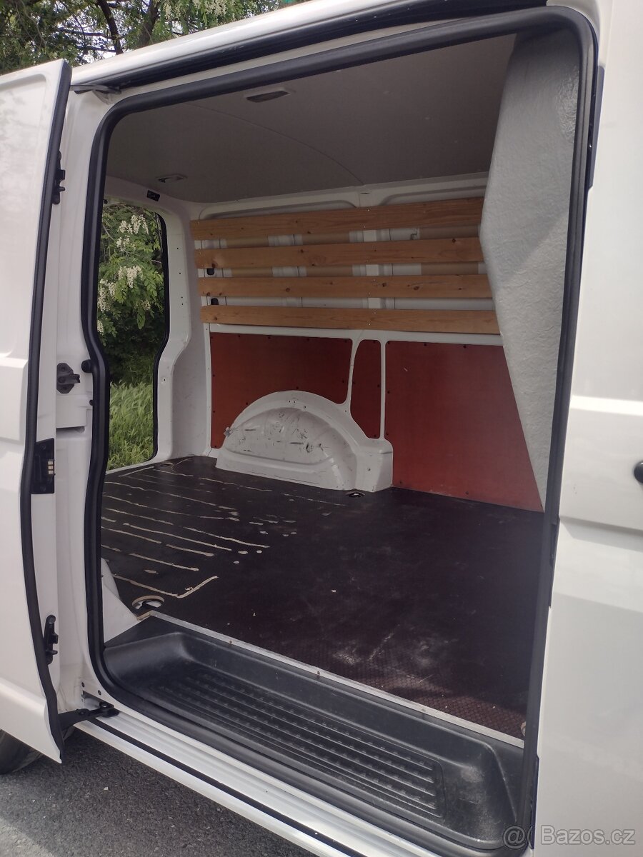 VW Transporter T6 2.0TDI - 19