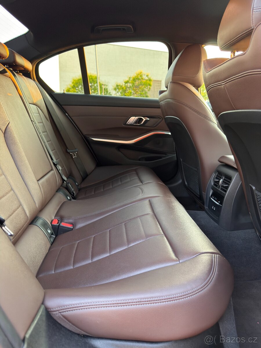 BMW 330xi xDrive Luxury - 19