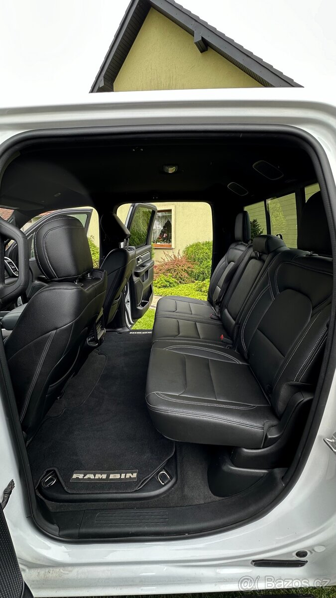 RAM 1500 5.7 HEMI NIGHT PAKIET LED ALPINE - 19