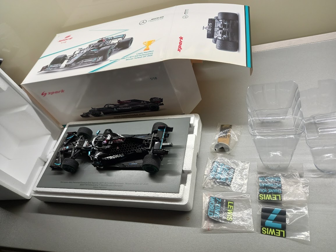 F1 MERCEDES W11 HAMILTON VÍTĚZ GP TURECKA 2020 SPARK 1:18 - 19
