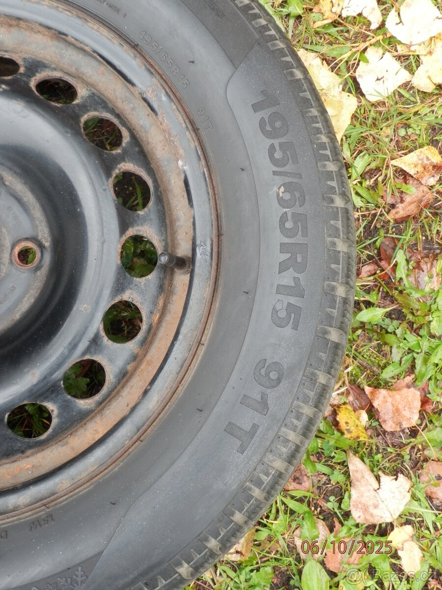 4xObutá zimní sada ŠKODA OCTAVIA 2 15tky. ET 47 195/65 R15 - 19