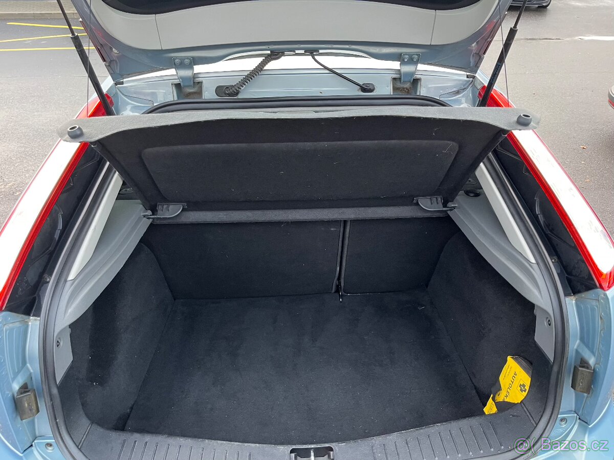 Ford Focus 1.6i • 2/2008 • 74kw • 2 sady kol - 19