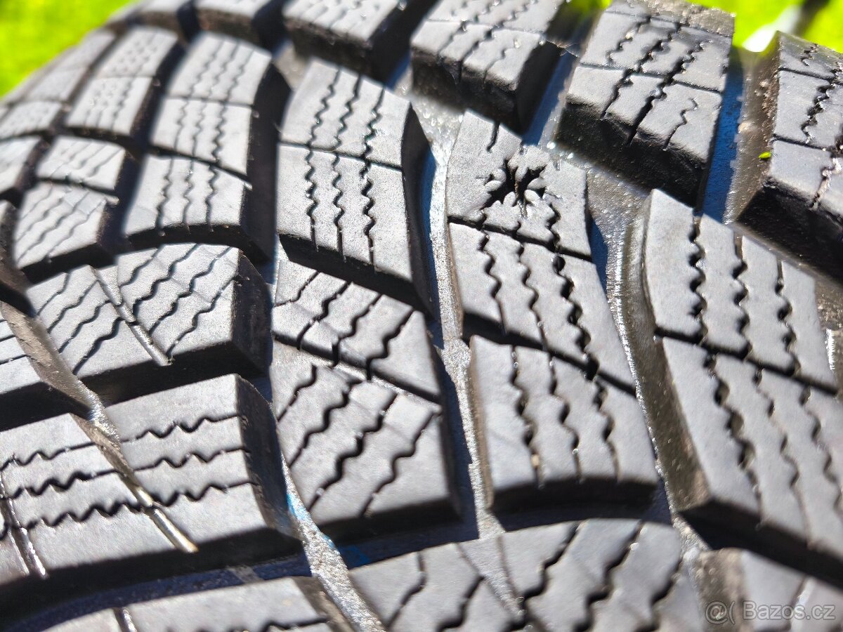 Dvourozměrná zimní sada KIA Stinger r19 5x114,3 9mm - 19