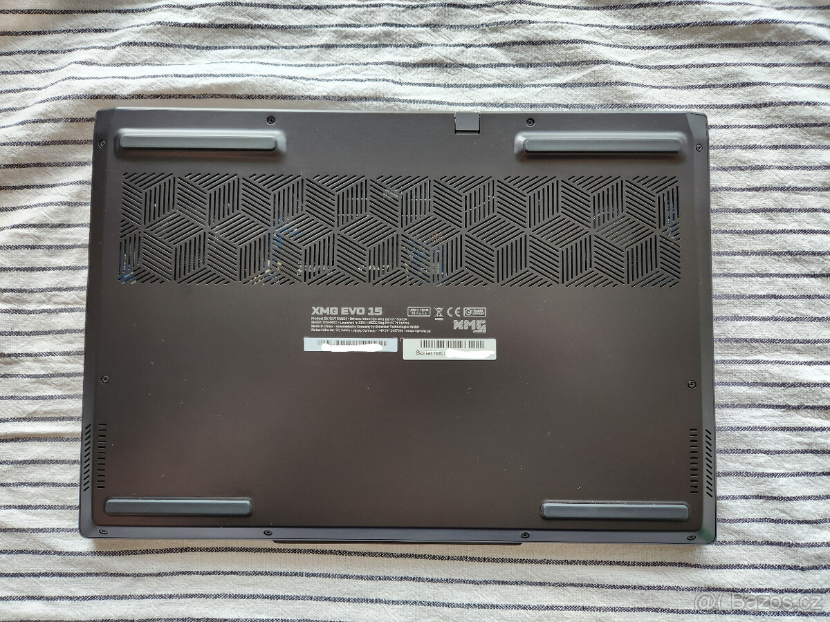 Prodám notebook XMG EVO 15 (M24) AMD Ryzen 7 - Win 11 Pro - 19