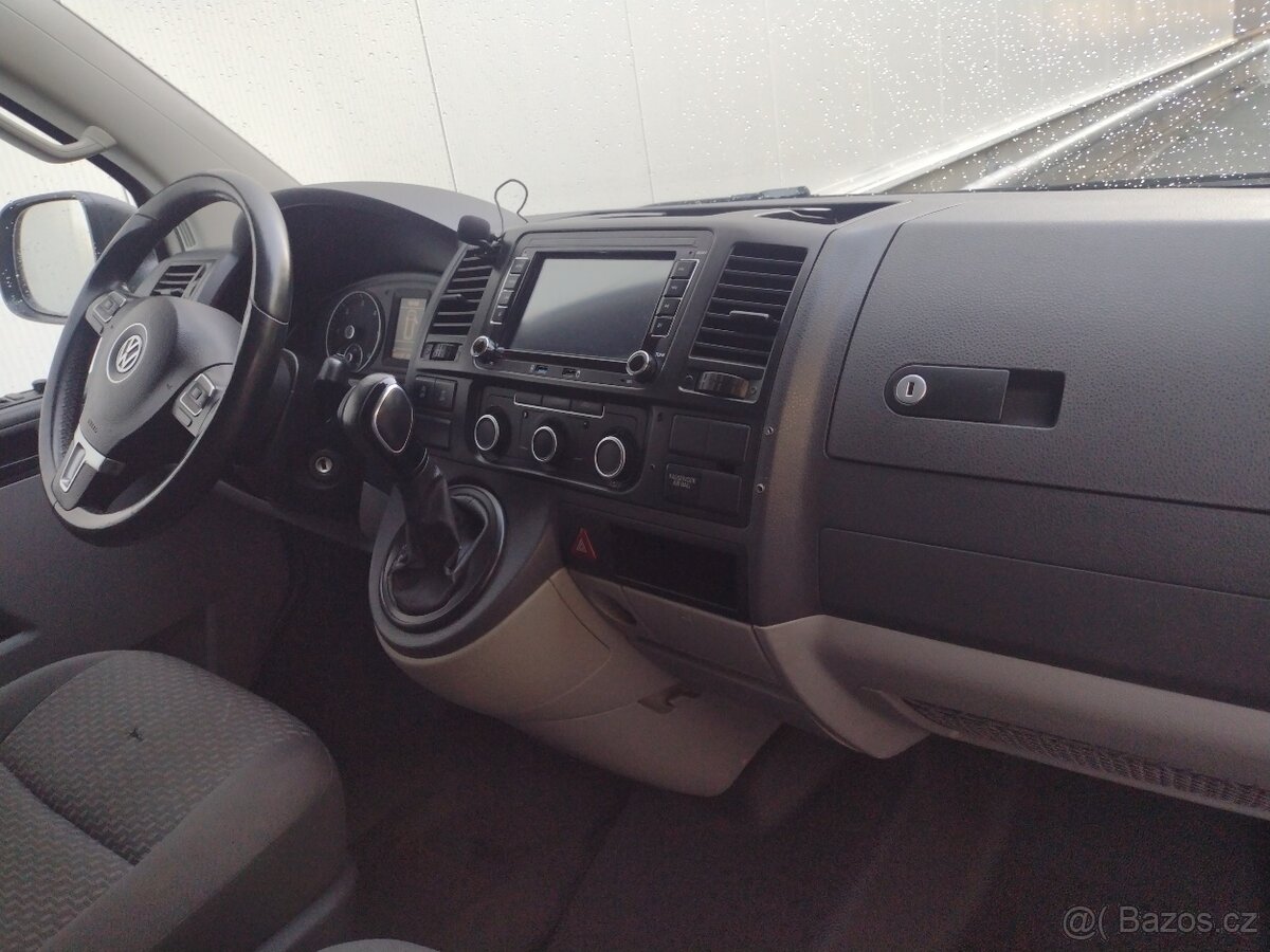 VW Transporter T5.1 2.0TDI - - DSG - 19