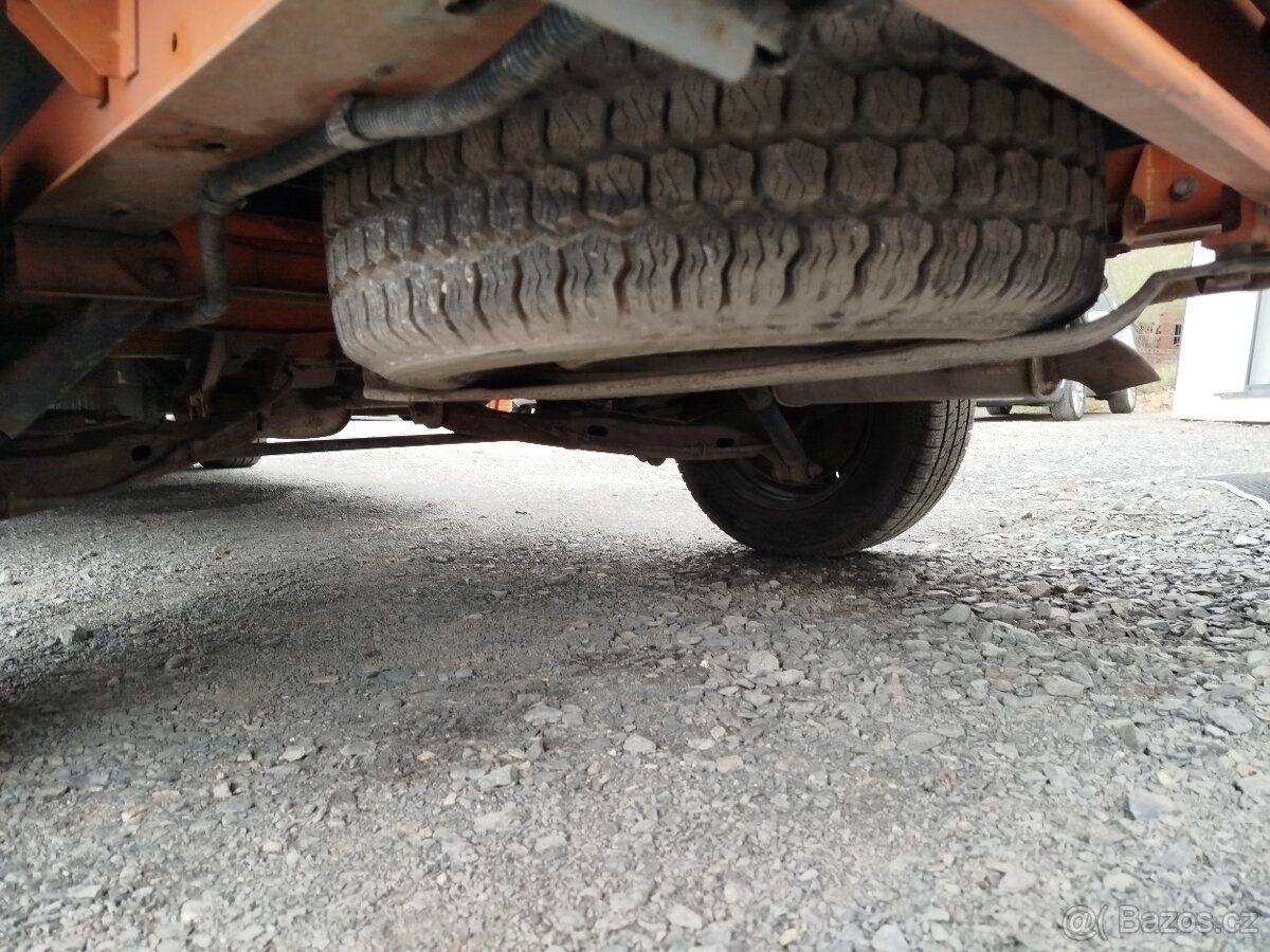 VW T5 TRANSPORTER Valník 2,0 TDi 103kW, DSG, r.v. 11/2010 - 19