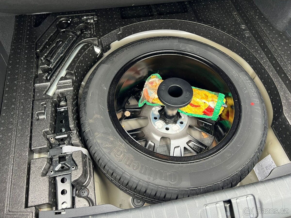 Volkswagen Passat 1.5 TSI DSG, servis pouze ve VW - 19