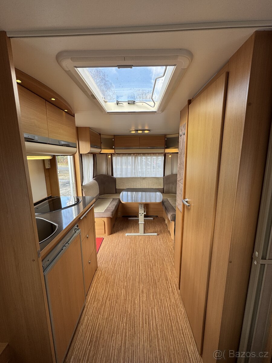 Adria Adora 563 PU ~ Královská postel - 19