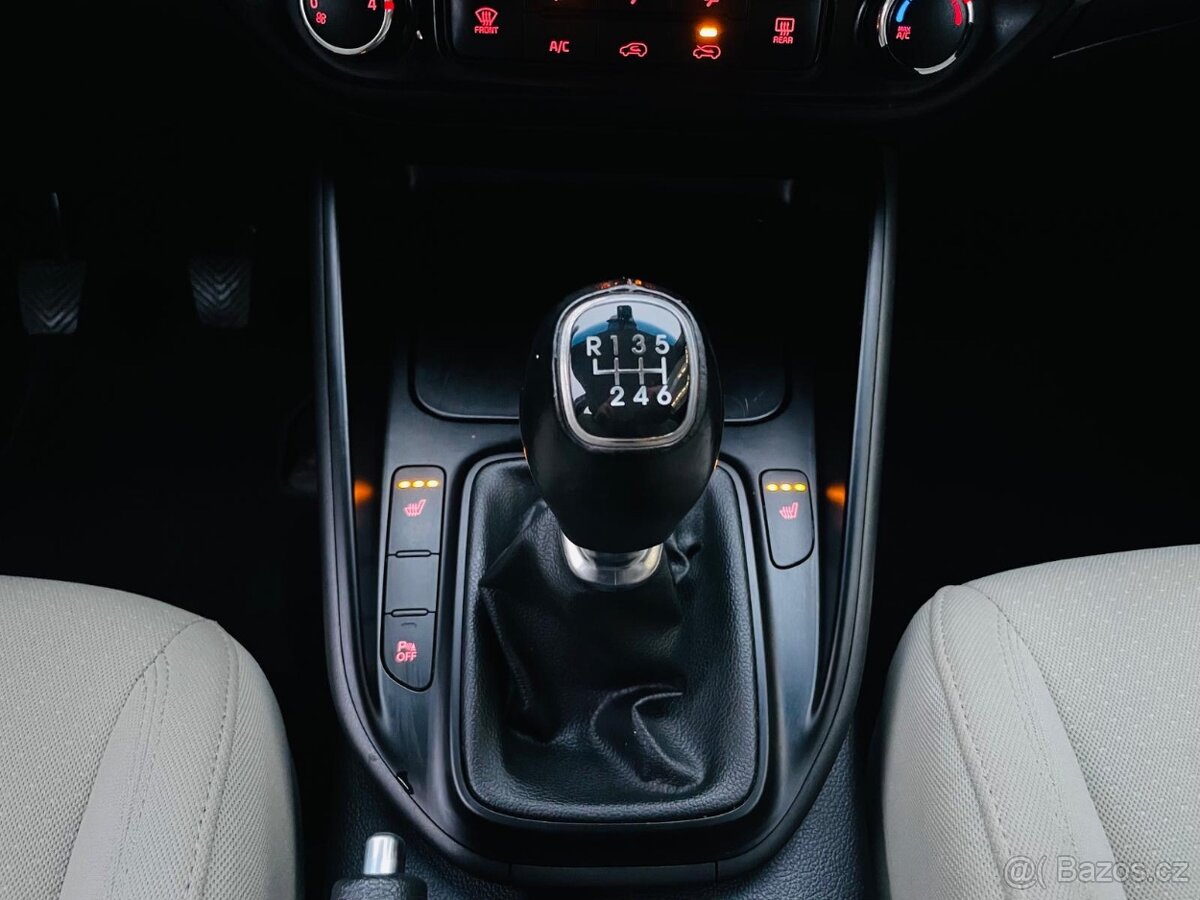 Kia Carens 1.6GDi 99KW MANUÁL LED VÝHŘEV SENZORY - 19