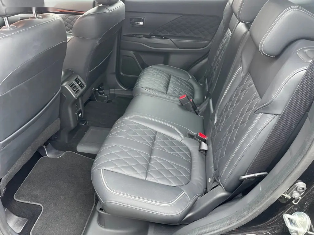 Mitsubishi Outlander, 2.4 MIVEC PHEV 4WD INSTYLE+ - 19