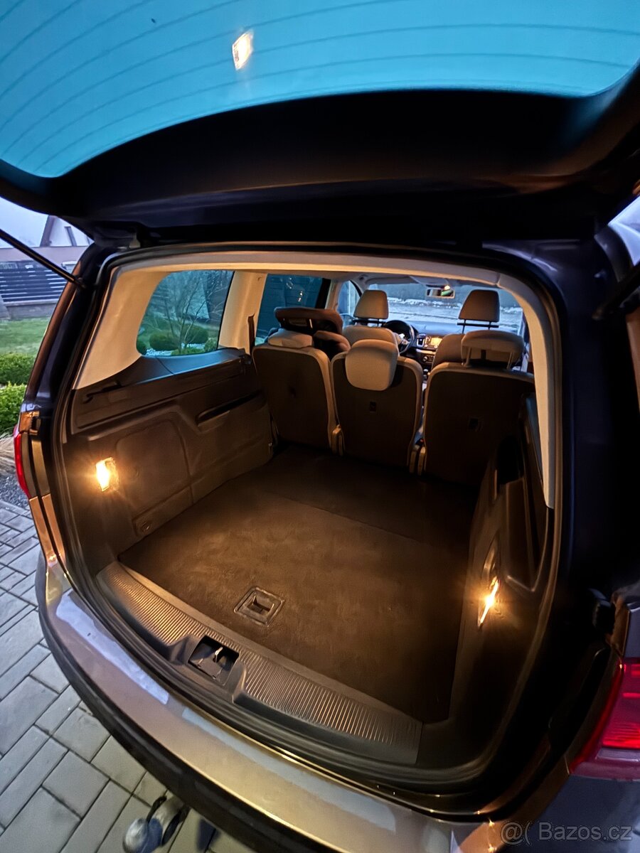 Volkswagen Sharan, 1.4TSI 110 kW, Highline - 19