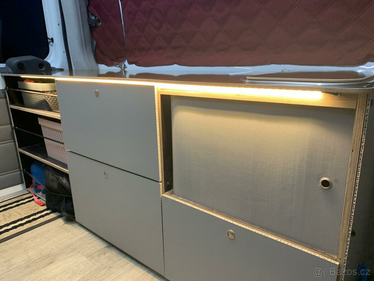 Ford transit obytná dodávka - 19