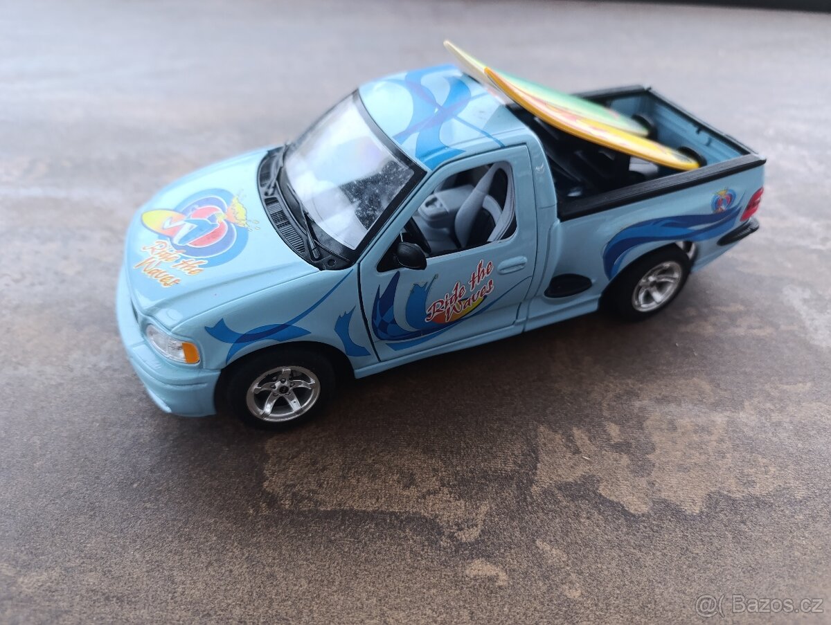 modely autíček 1:18 - 19