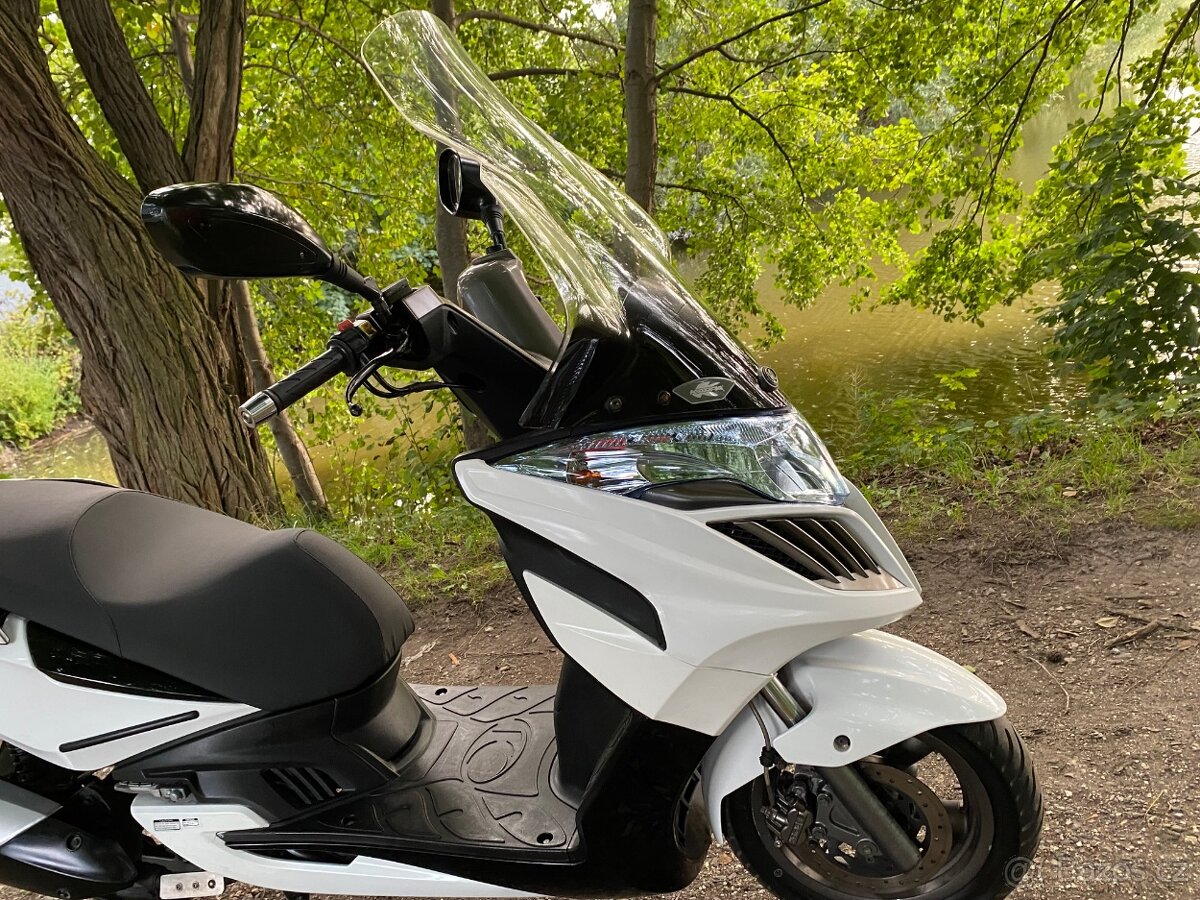 Kymco Grand Dink 300i - 19