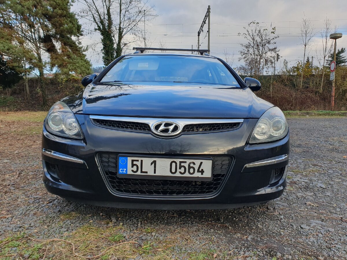 Hyundai I30 CW 1.6crdi COMBI 66KW r.v. 2010 - 19