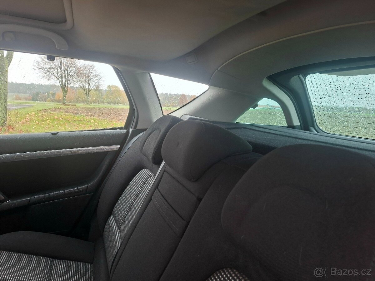 Peugeot 407 SW 2.0 HDI 100kW - 19