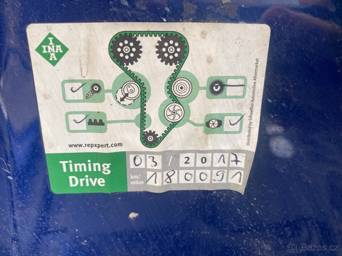 VW Passat 1,6 MPi Výhřev, Nosič, Aut. Klima - 19