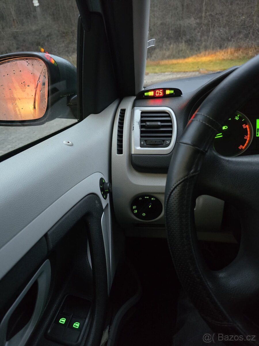 škoda roomster - 19