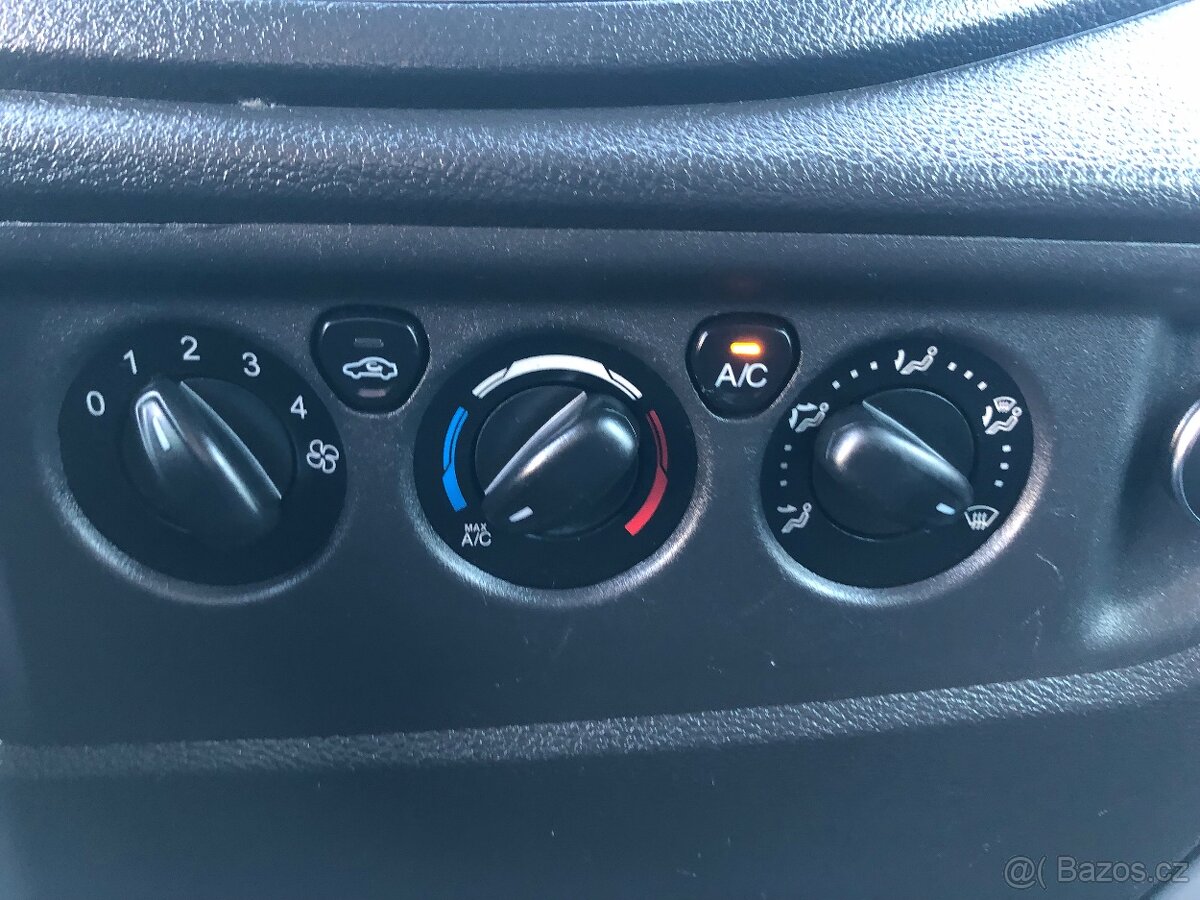 Ford Transit L2H2 R.V. 2015 2.2tdci 92Kw 9MÍST Klimatizace - 19