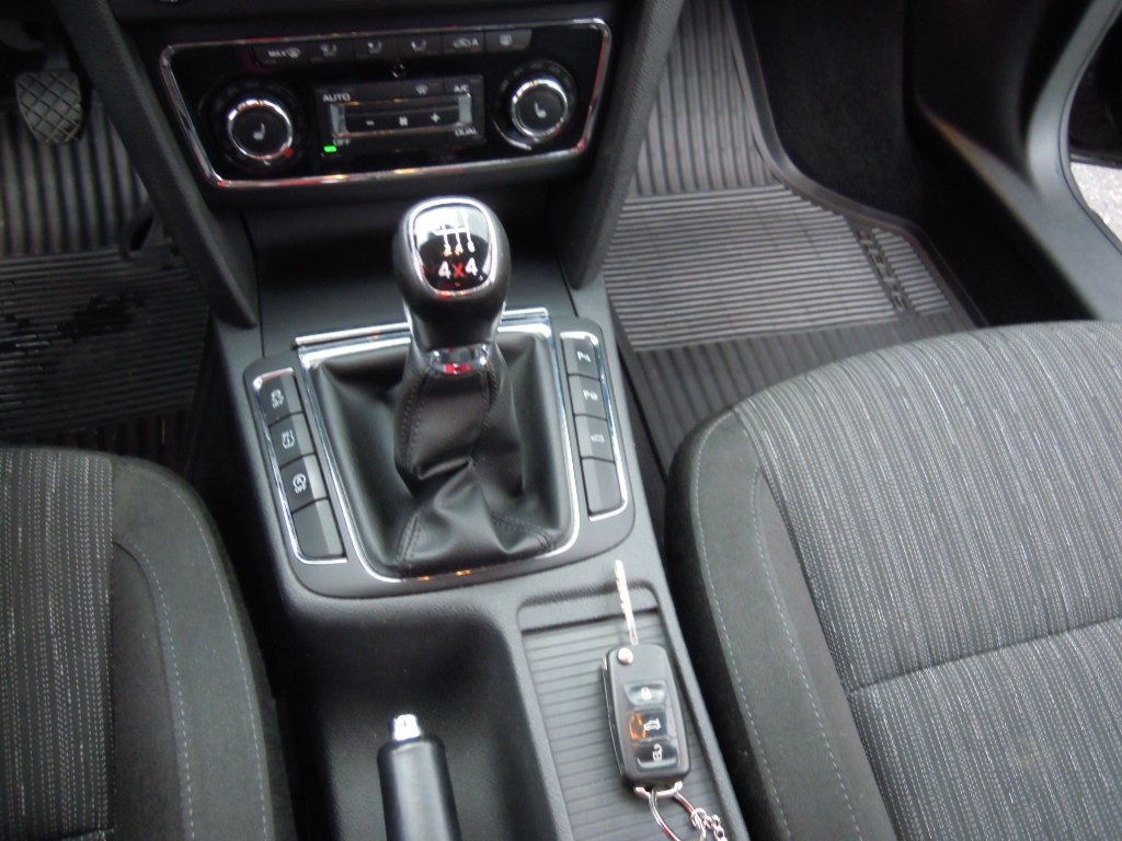 Škoda Superb 2.0TDi 4x4 103kw(140hp) r.v.9/2014 - 19